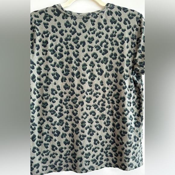 Lucky Brand Green Cheetah Print Short Sleeve T-Shirt, Size Medium - Picture 14 of 16